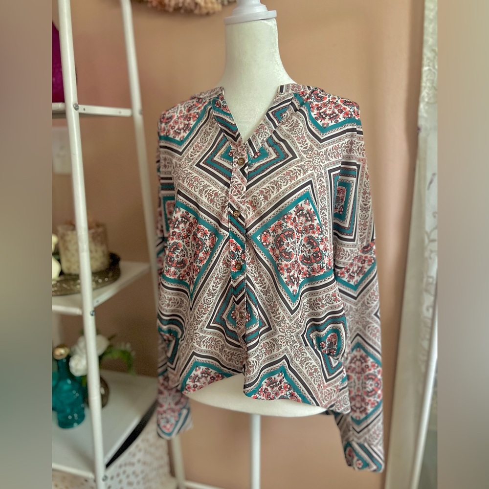 Xhilaration floral blouse